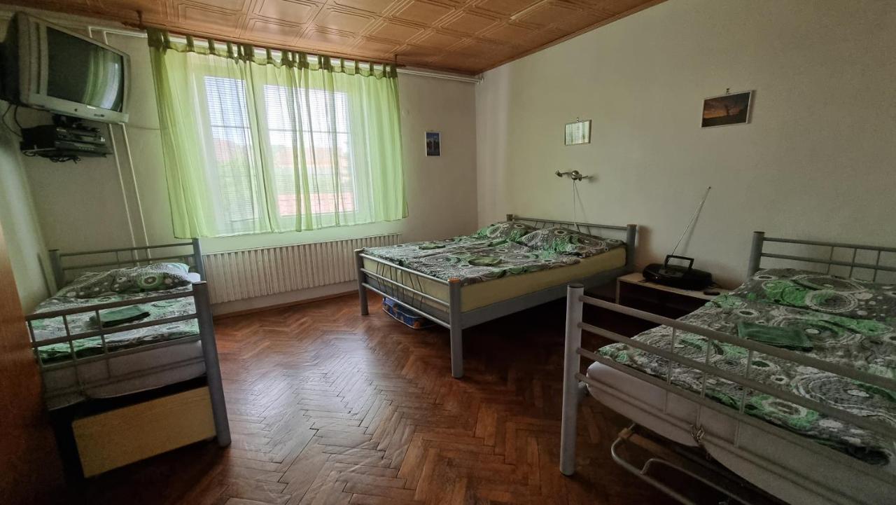 Apartman Modre Z Nebe Němčičky Eksteriør billede