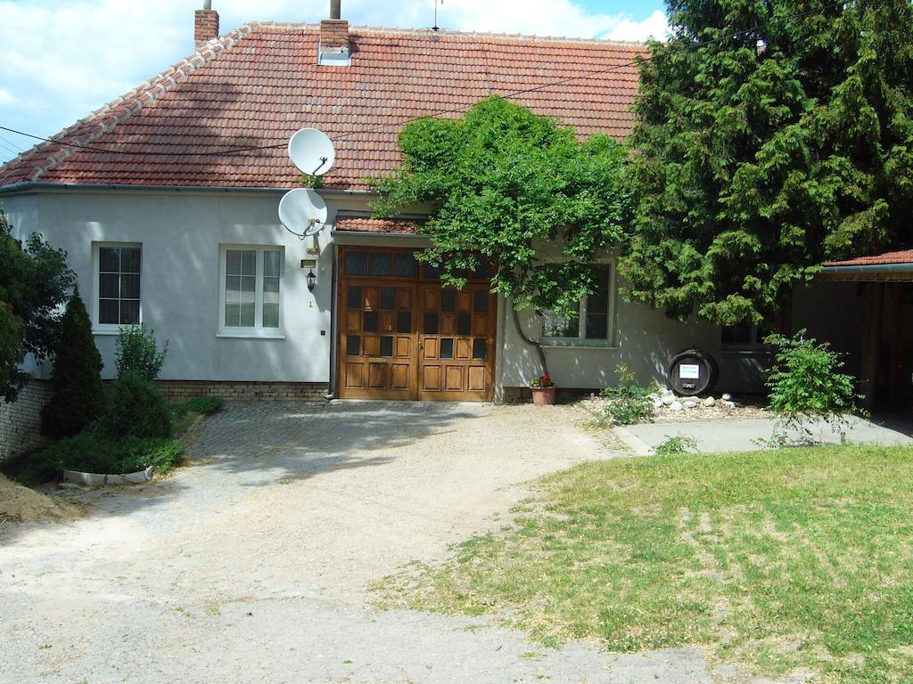 Apartman Modre Z Nebe Němčičky Værelse billede